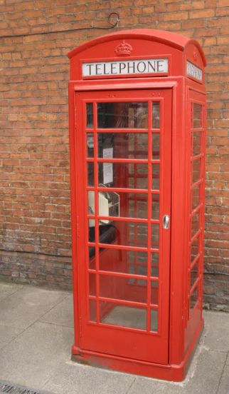 red-telephone-booth